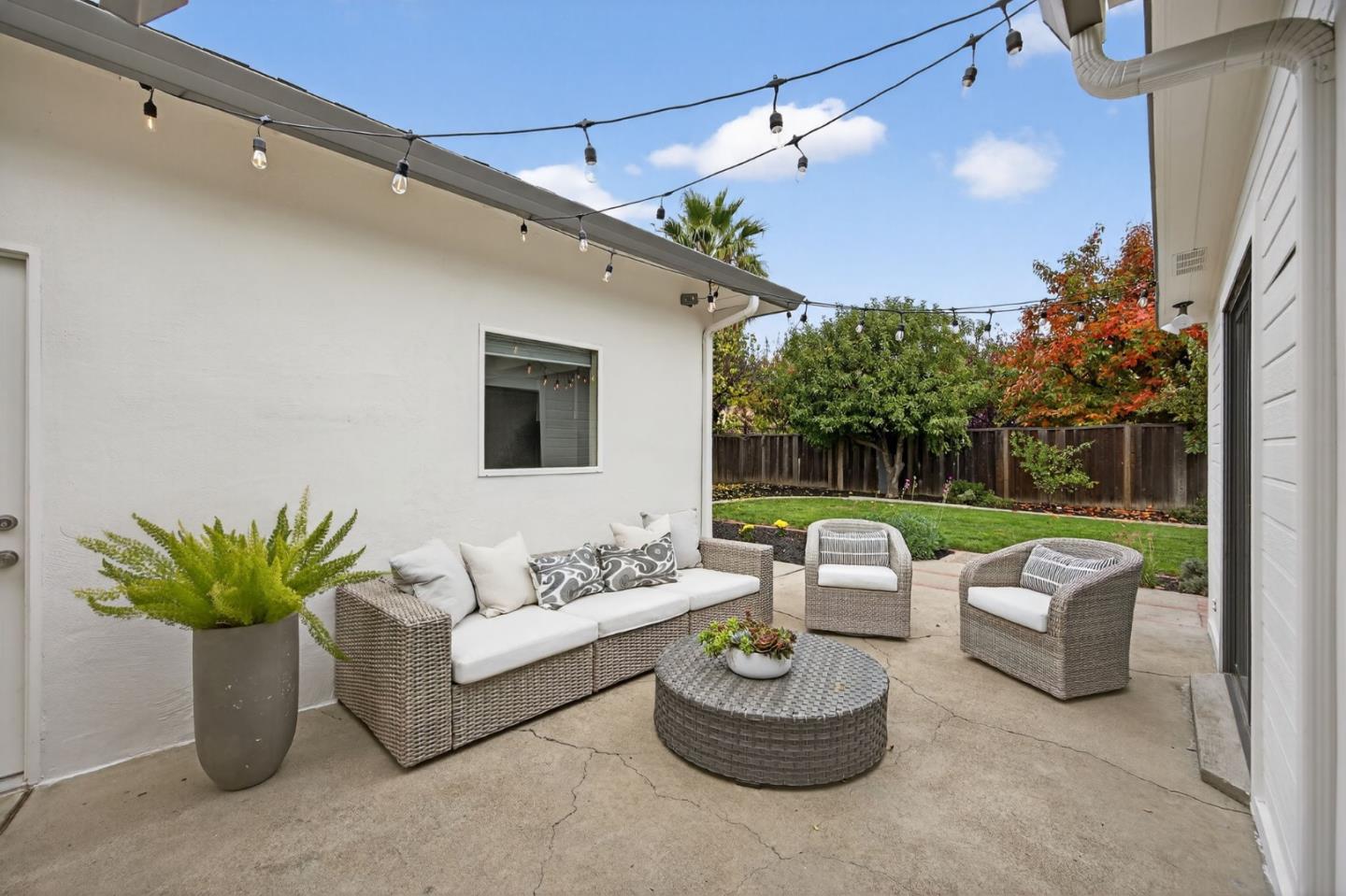 Detail Gallery Image 35 of 42 For 866 Stonehurst Way, Campbell,  CA 95008 - 3 Beds | 2 Baths