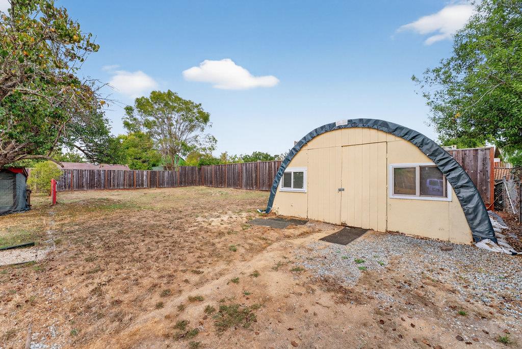 Detail Gallery Image 17 of 26 For 1610 Bulb Ave, Santa Cruz,  CA 95062 - 2 Beds | 1 Baths