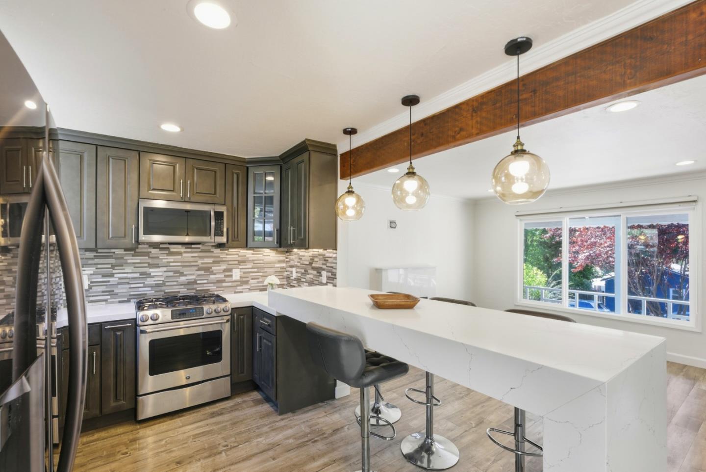 Detail Gallery Image 14 of 39 For 16108 Berkshire Dr, San Leandro,  CA 94578 - 2 Beds | 1 Baths