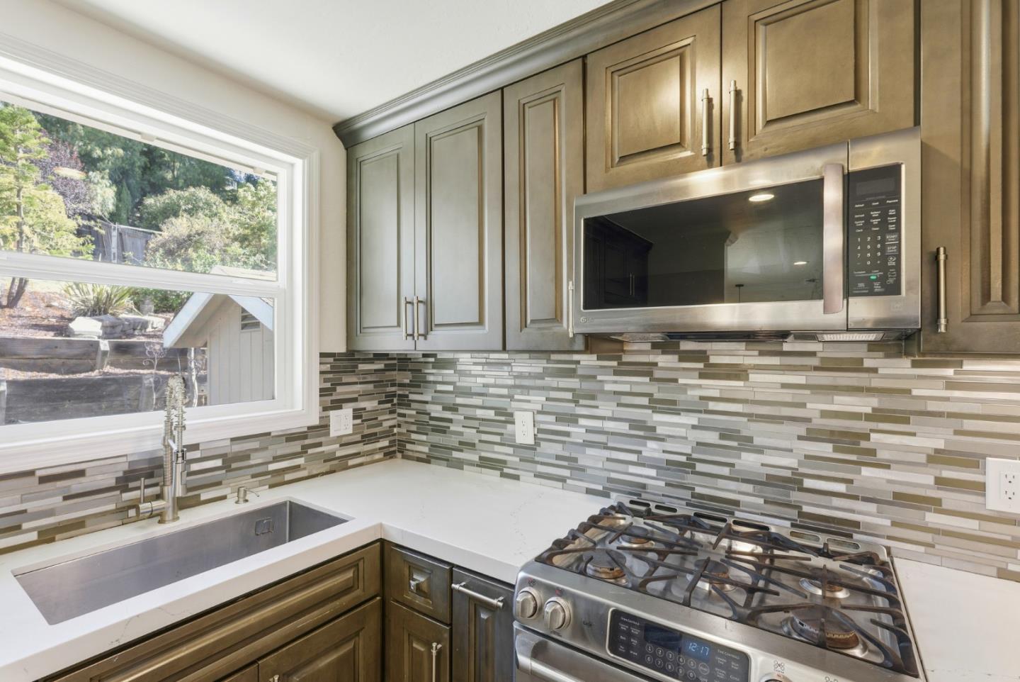 Detail Gallery Image 17 of 39 For 16108 Berkshire Dr, San Leandro,  CA 94578 - 2 Beds | 1 Baths