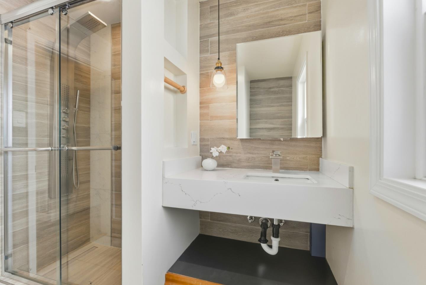 Detail Gallery Image 28 of 39 For 16108 Berkshire Dr, San Leandro,  CA 94578 - 2 Beds | 1 Baths