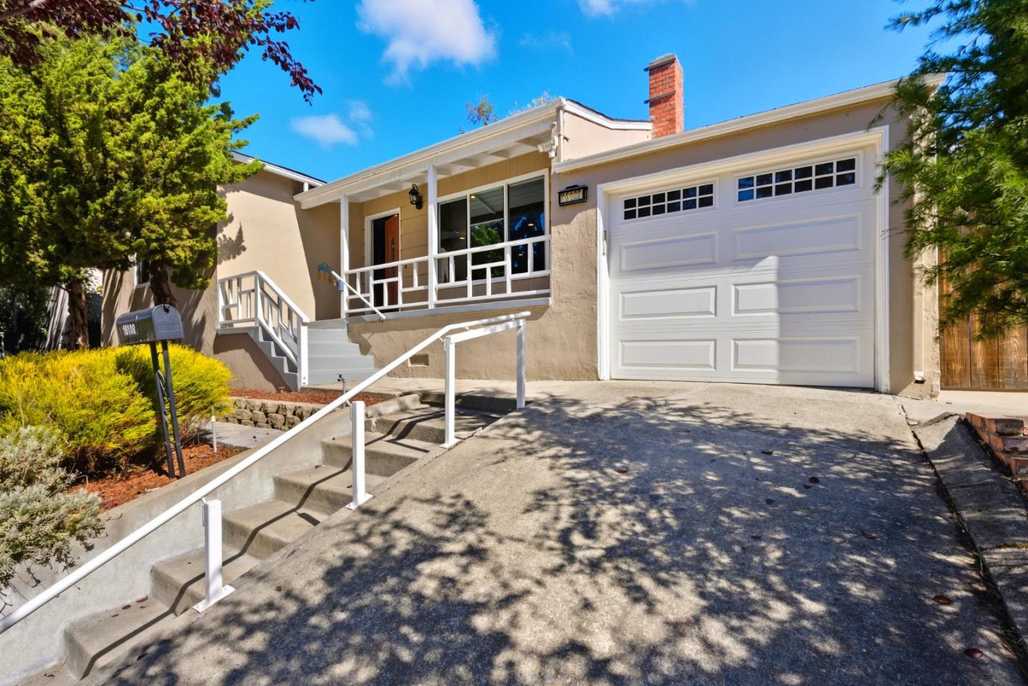 Detail Gallery Image 4 of 39 For 16108 Berkshire Dr, San Leandro,  CA 94578 - 2 Beds | 1 Baths