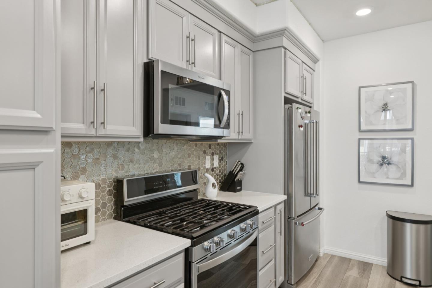 Detail Gallery Image 14 of 32 For 6806 Chroma Ct, San Jose,  CA 95119 - 3 Beds | 3 Baths