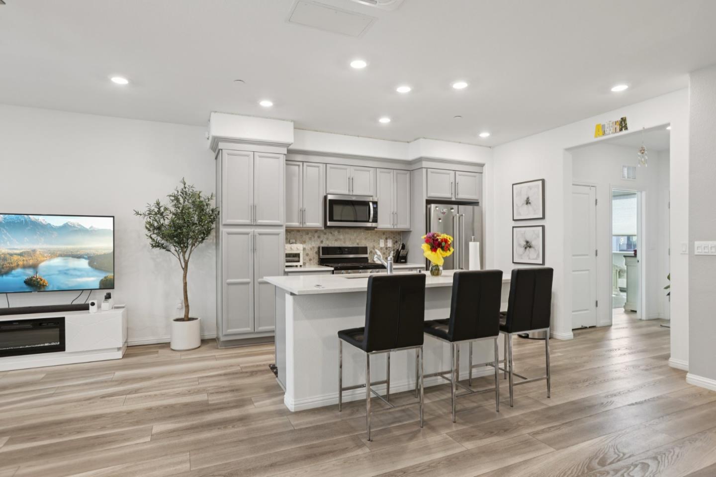 Detail Gallery Image 15 of 32 For 6806 Chroma Ct, San Jose,  CA 95119 - 3 Beds | 3 Baths