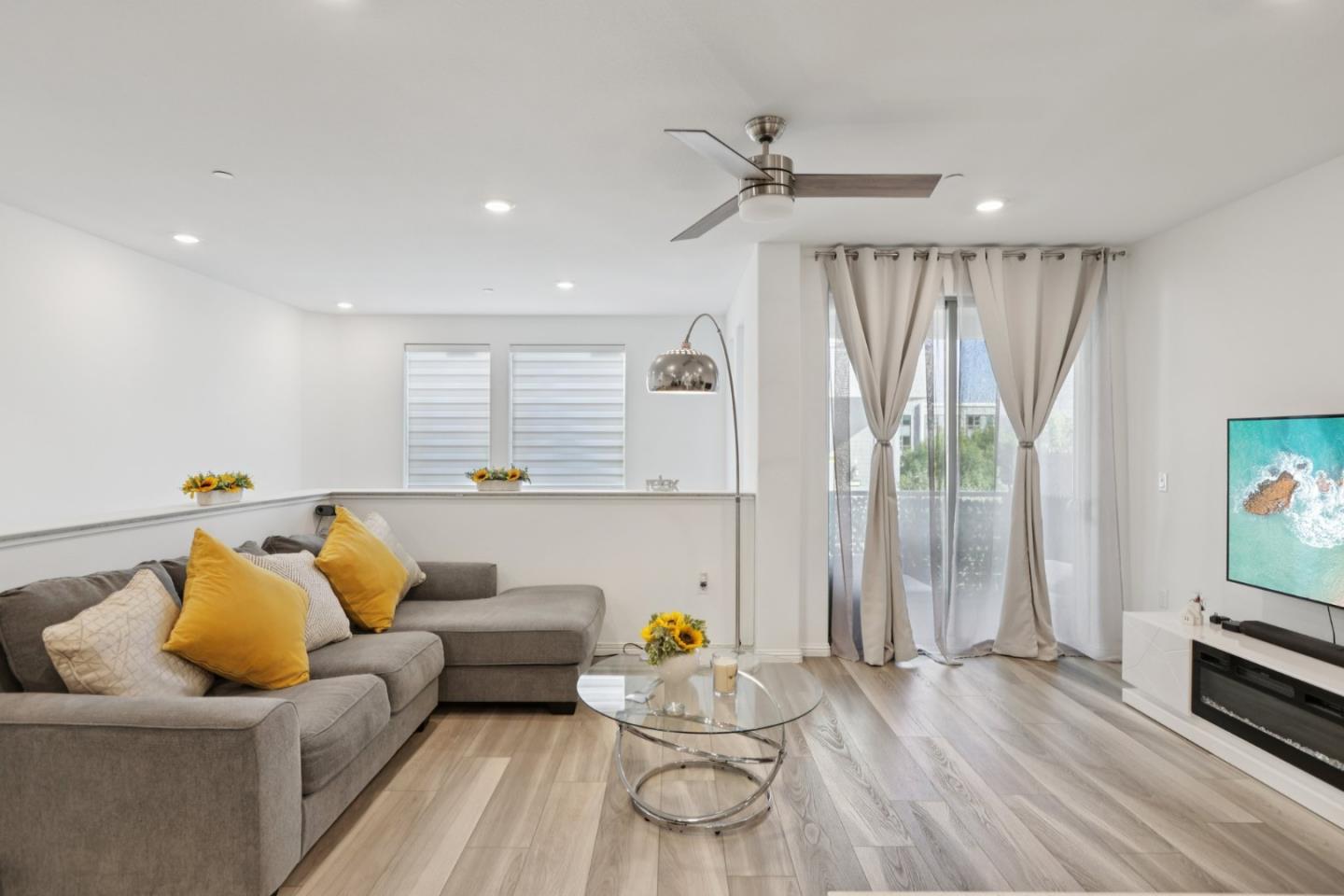 Detail Gallery Image 6 of 32 For 6806 Chroma Ct, San Jose,  CA 95119 - 3 Beds | 3 Baths