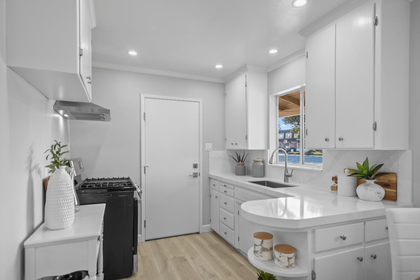 Detail Gallery Image 11 of 44 For 1494-1496 Meridian Ave, San Jose,  CA 95125 - – Beds | – Baths