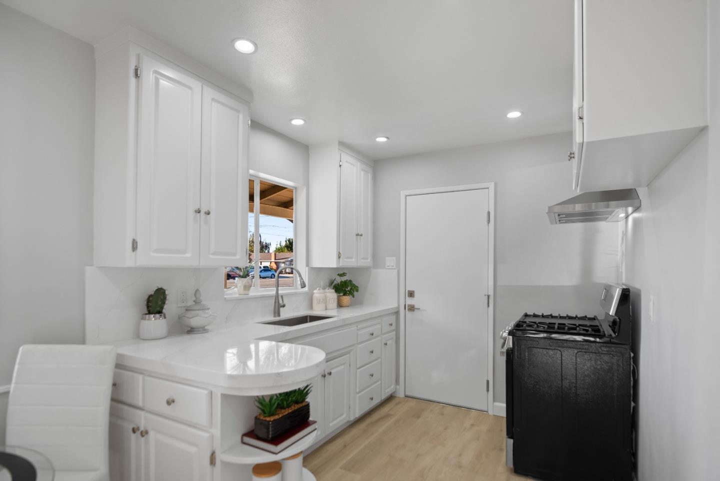 Detail Gallery Image 30 of 44 For 1494-1496 Meridian Ave, San Jose,  CA 95125 - – Beds | – Baths