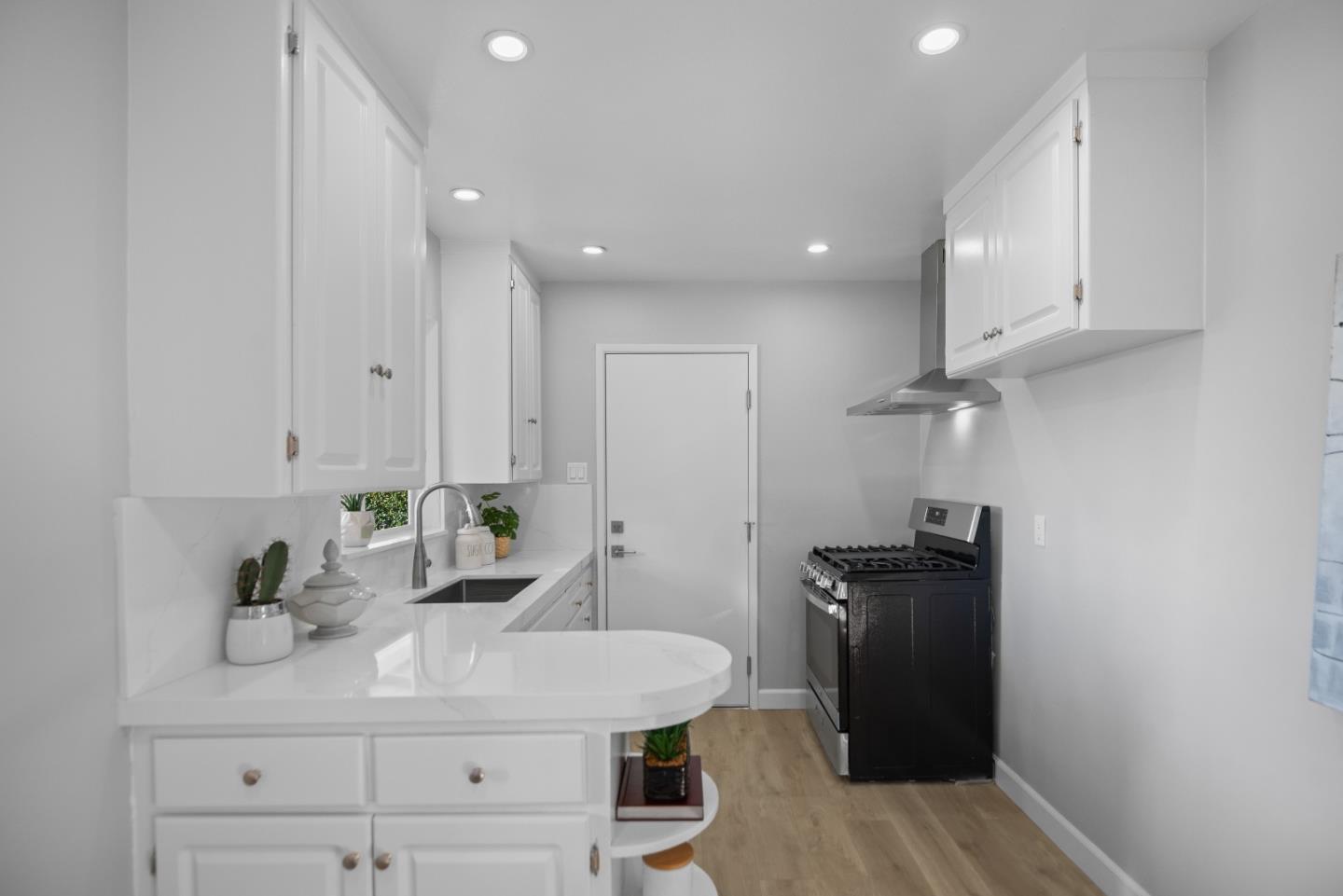 Detail Gallery Image 31 of 44 For 1494-1496 Meridian Ave, San Jose,  CA 95125 - – Beds | – Baths