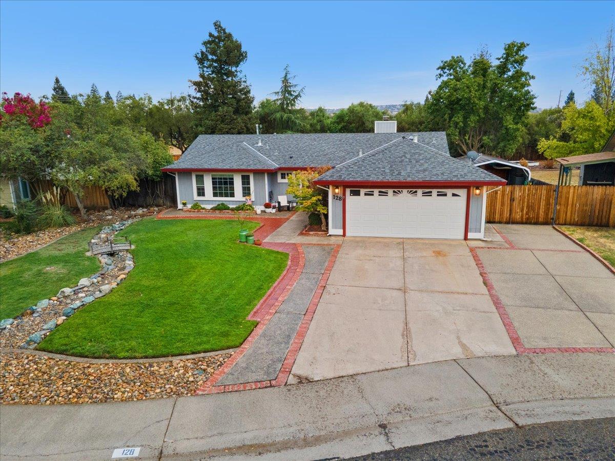 Detail Gallery Image 4 of 46 For 128 Mesquite Ct, Folsom,  CA 95630 - 3 Beds | 2 Baths