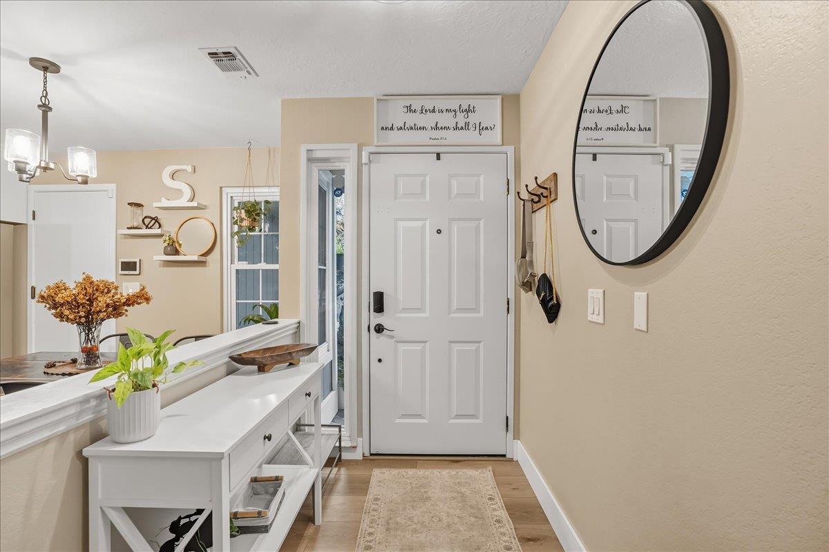 Detail Gallery Image 6 of 46 For 128 Mesquite Ct, Folsom,  CA 95630 - 3 Beds | 2 Baths