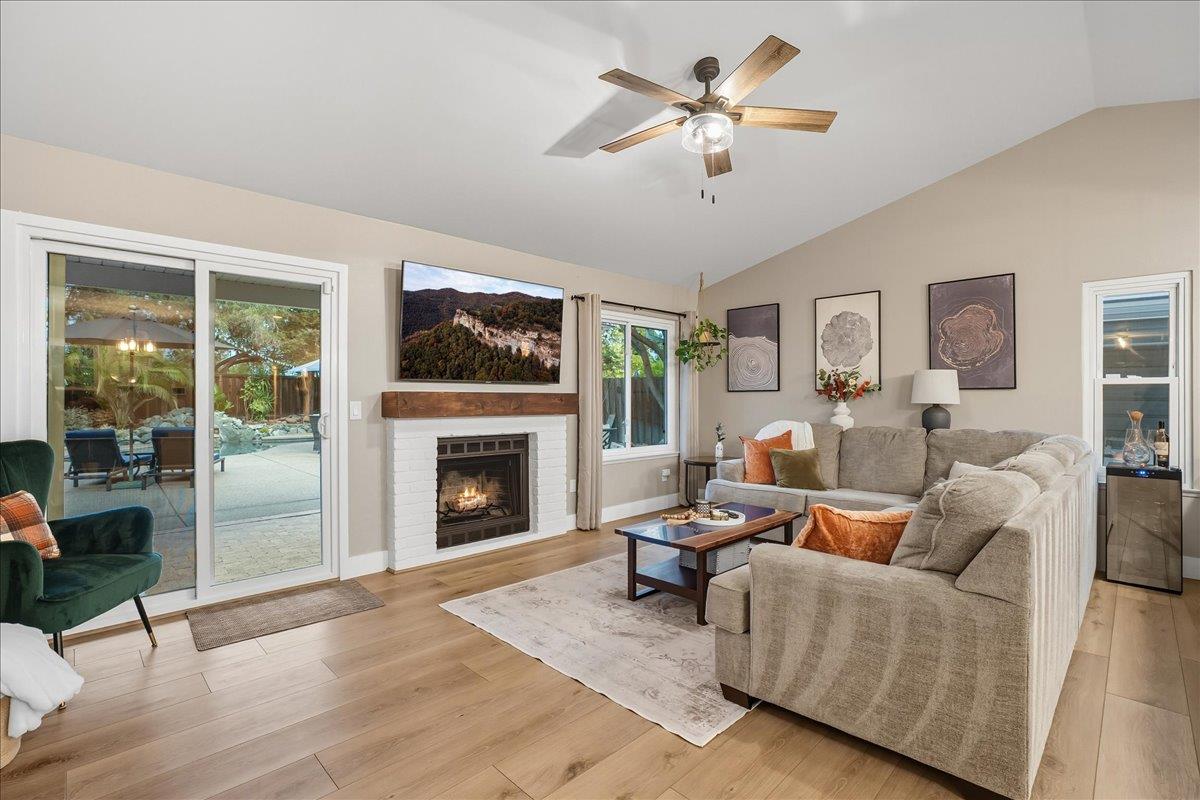 Detail Gallery Image 9 of 46 For 128 Mesquite Ct, Folsom,  CA 95630 - 3 Beds | 2 Baths