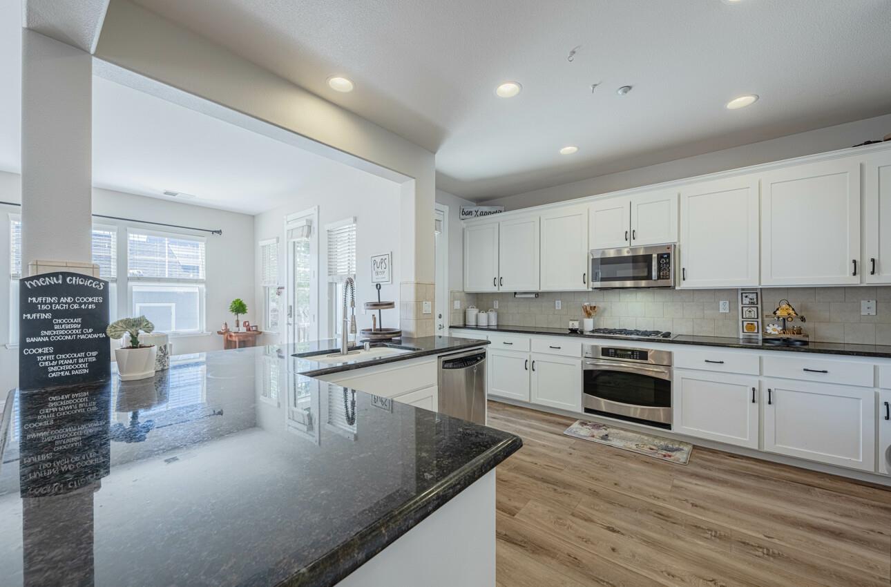 Detail Gallery Image 12 of 48 For 119 Third St, Spreckels,  CA 93962 - 4 Beds | 2/1 Baths