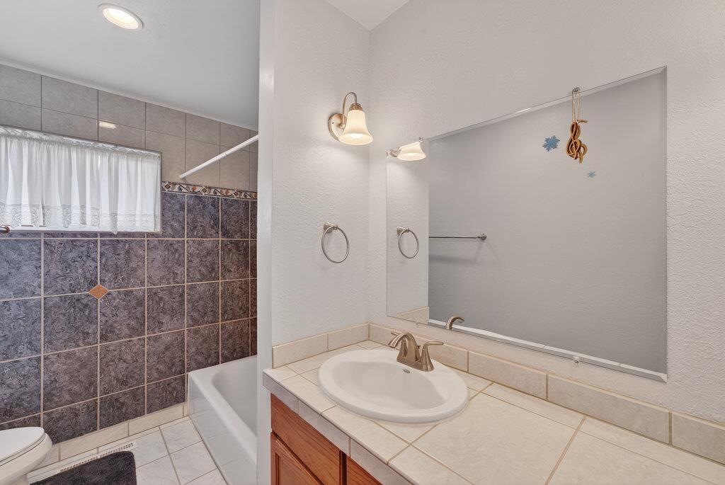 Detail Gallery Image 22 of 42 For 2784 Borregas Dr, Aptos,  CA 95003 - 4 Beds | 3 Baths