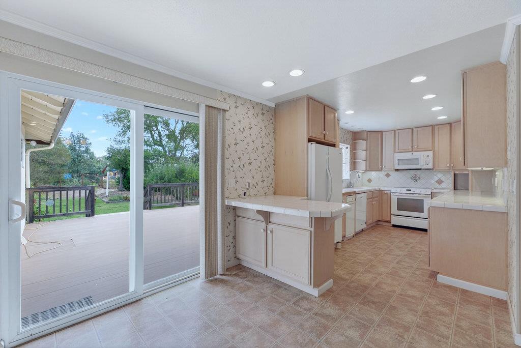 Detail Gallery Image 9 of 42 For 2784 Borregas Dr, Aptos,  CA 95003 - 4 Beds | 3 Baths