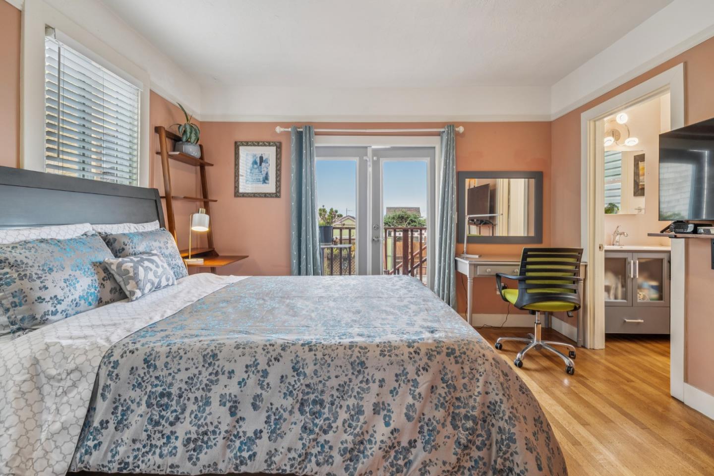 Detail Gallery Image 4 of 11 For 1375 43rd Ave, San Francisco,  CA 94122 - 3 Beds | 2 Baths