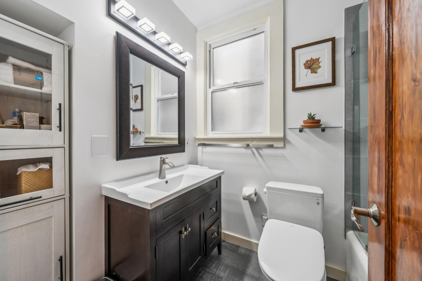 Detail Gallery Image 7 of 11 For 1375 43rd Ave, San Francisco,  CA 94122 - 3 Beds | 2 Baths