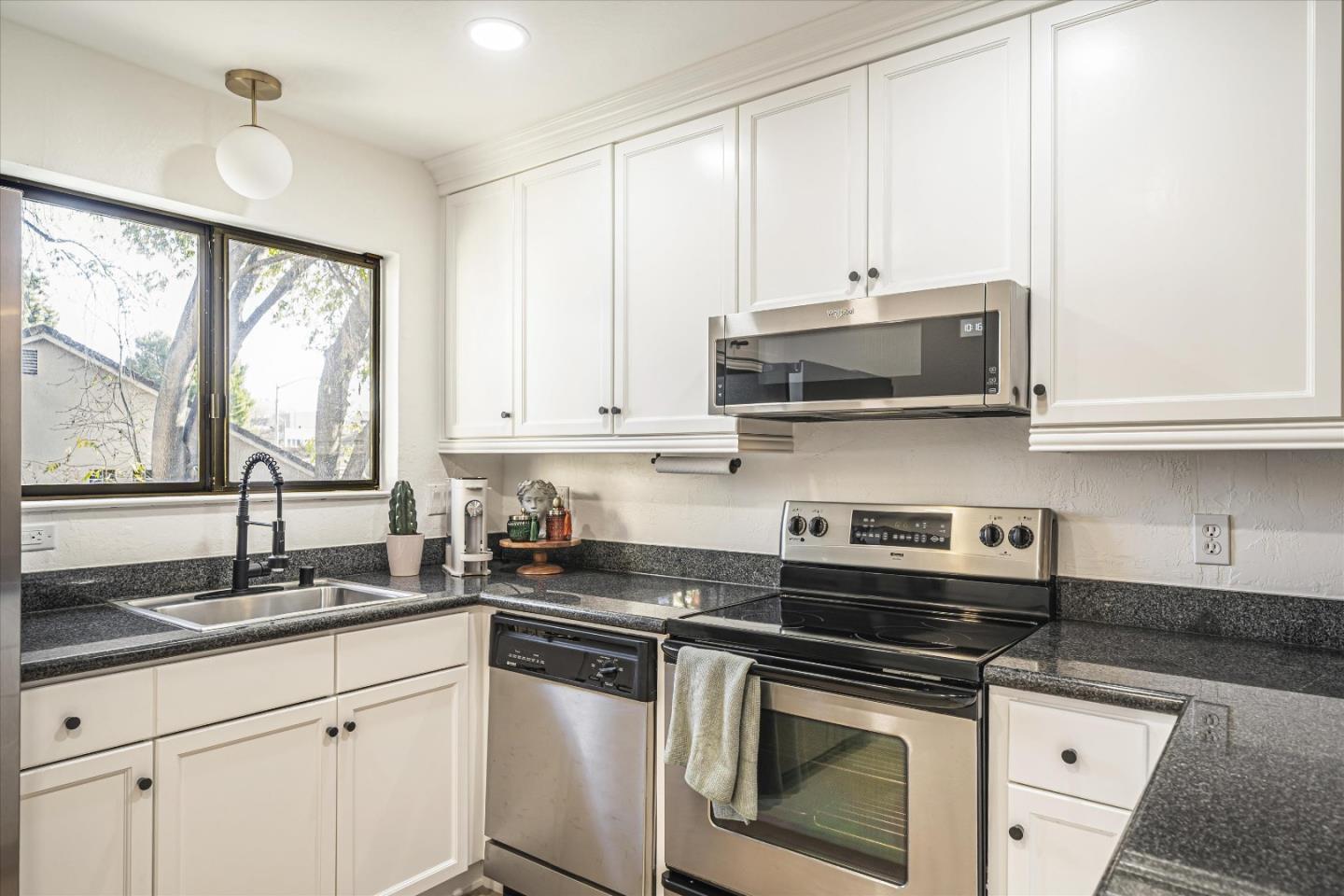 Detail Gallery Image 6 of 23 For 38780 Tyson Ln 205c,  Fremont,  CA 94536 - 1 Beds | 1 Baths