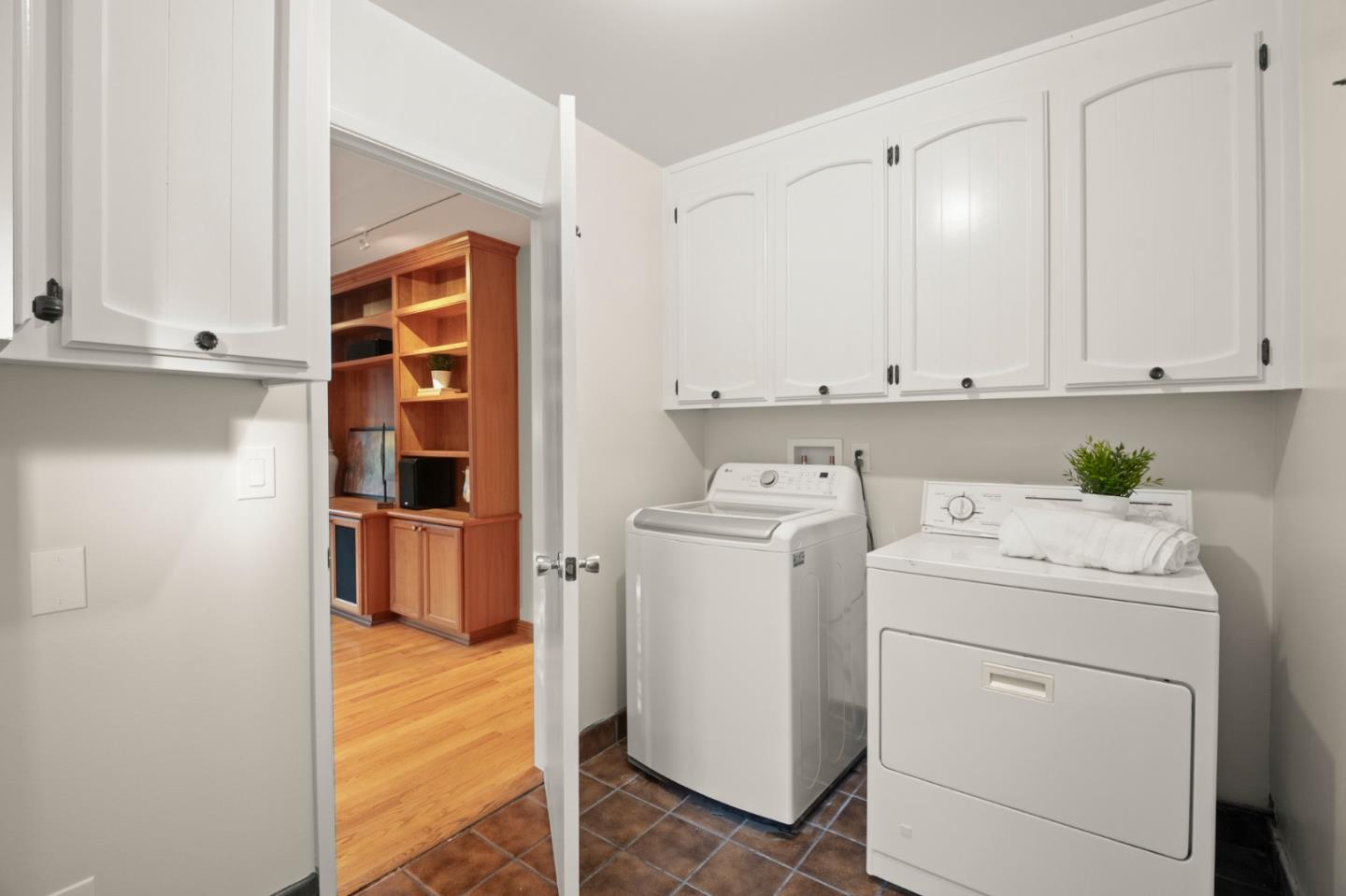 Detail Gallery Image 22 of 27 For 115 Lansberry Ct, Los Gatos,  CA 95032 - 4 Beds | 2/1 Baths