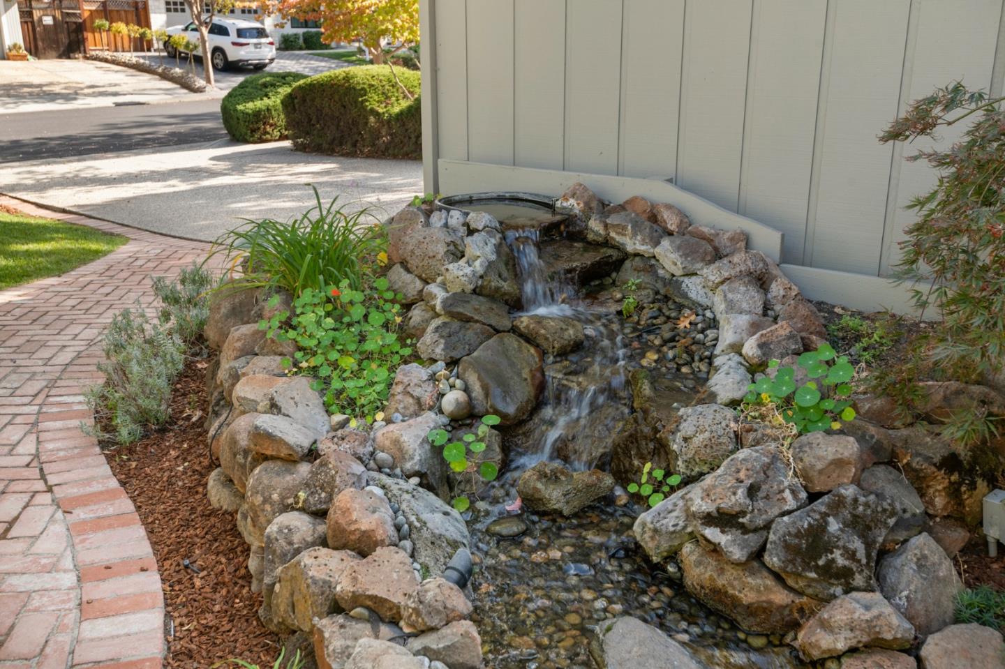 Detail Gallery Image 5 of 27 For 115 Lansberry Ct, Los Gatos,  CA 95032 - 4 Beds | 2/1 Baths