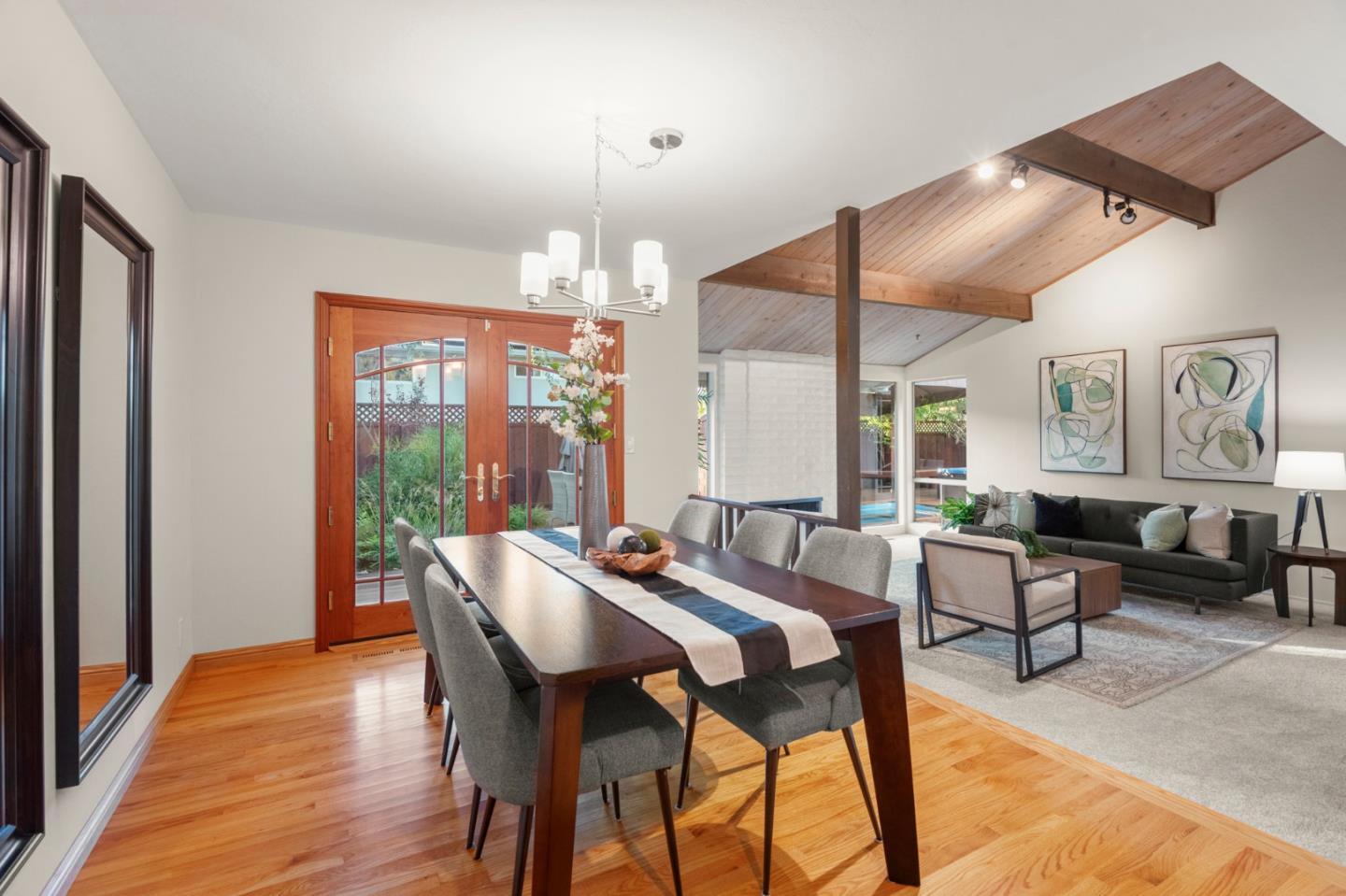 Detail Gallery Image 8 of 27 For 115 Lansberry Ct, Los Gatos,  CA 95032 - 4 Beds | 2/1 Baths