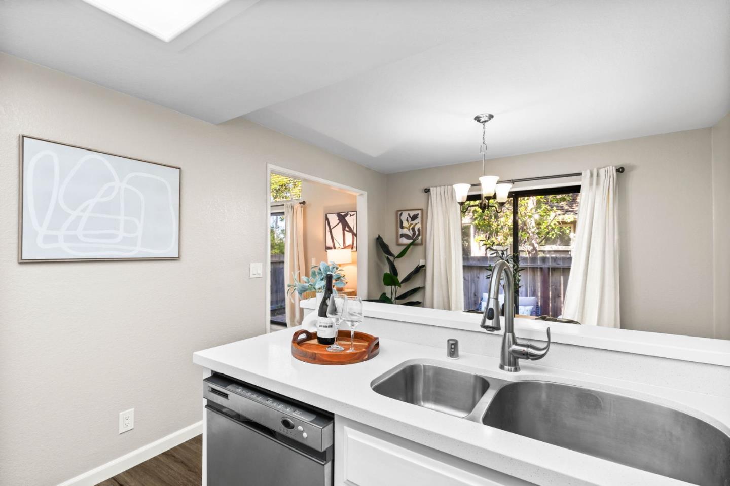 Detail Gallery Image 10 of 33 For 2487 Rebecca Lynn Way, Santa Clara,  CA 95050 - 2 Beds | 2/1 Baths