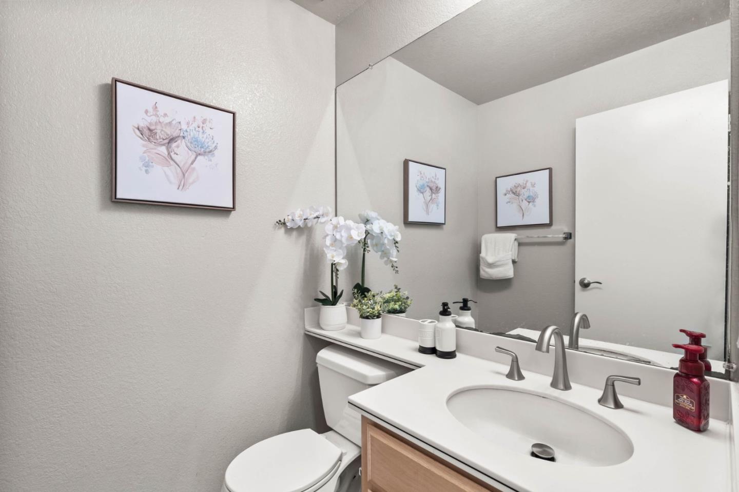 Detail Gallery Image 12 of 33 For 2487 Rebecca Lynn Way, Santa Clara,  CA 95050 - 2 Beds | 2/1 Baths