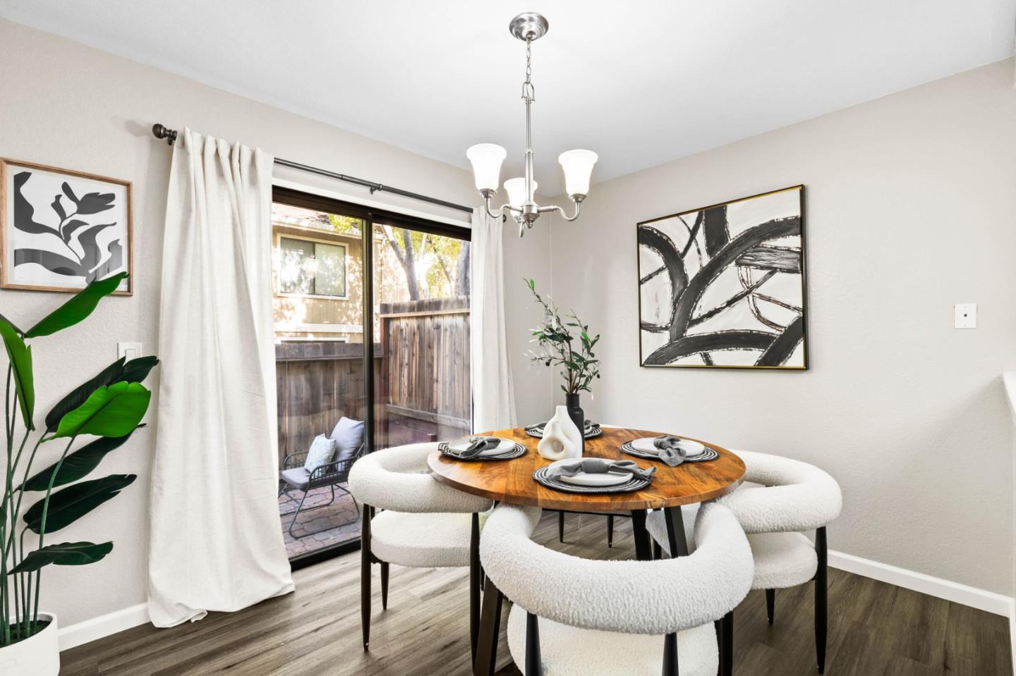 Detail Gallery Image 5 of 33 For 2487 Rebecca Lynn Way, Santa Clara,  CA 95050 - 2 Beds | 2/1 Baths