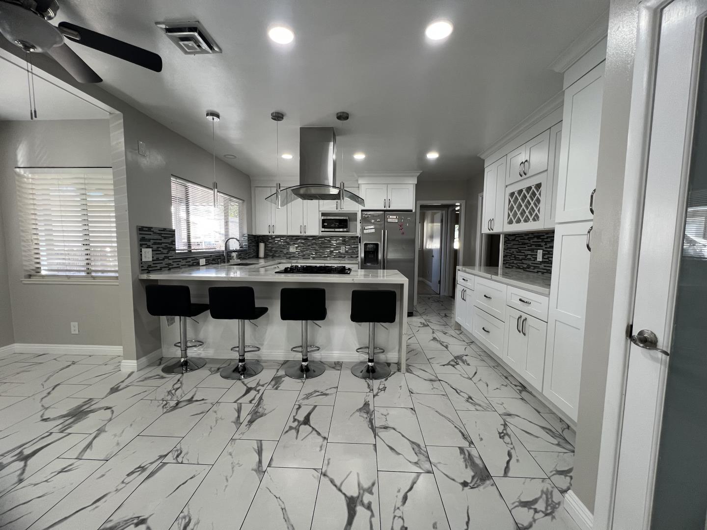 Detail Gallery Image 10 of 54 For 102 Dimaggio Ave, Pittsburg,  CA 94565 - 3 Beds | 2 Baths