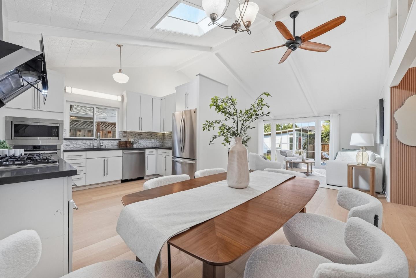 Detail Gallery Image 14 of 45 For 1155 W Mc Kinley Ave, Sunnyvale,  CA 94086 - 3 Beds | 2 Baths