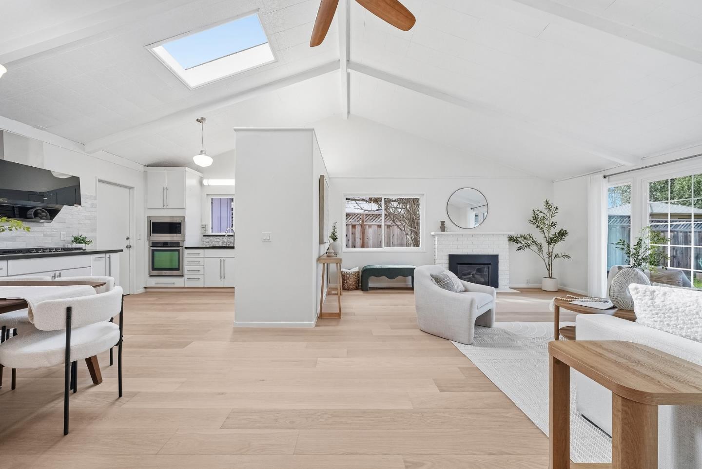 Detail Gallery Image 8 of 45 For 1155 W Mc Kinley Ave, Sunnyvale,  CA 94086 - 3 Beds | 2 Baths