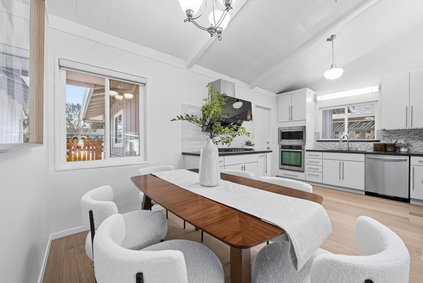 Detail Gallery Image 9 of 45 For 1155 W Mc Kinley Ave, Sunnyvale,  CA 94086 - 3 Beds | 2 Baths