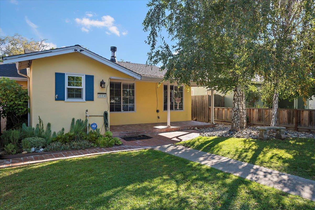 Detail Gallery Image 2 of 21 For 2114 Ardis Dr, San Jose,  CA 95125 - 4 Beds | 2 Baths