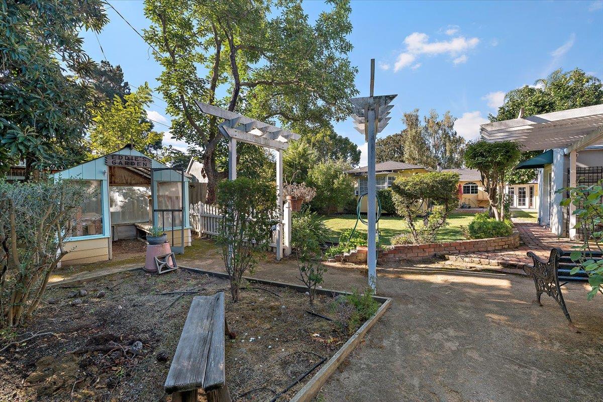 Detail Gallery Image 20 of 21 For 2114 Ardis Dr, San Jose,  CA 95125 - 4 Beds | 2 Baths