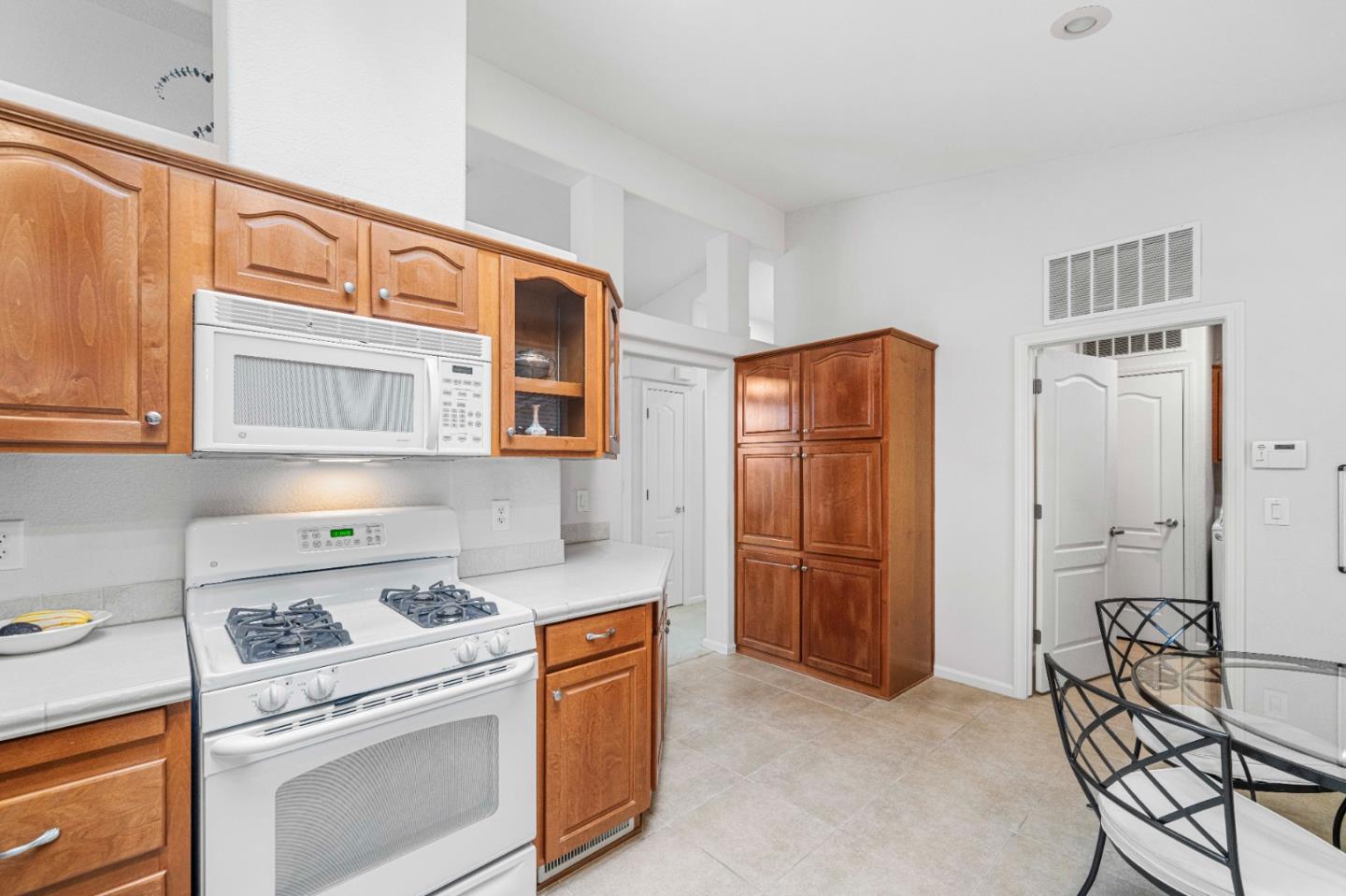 Detail Gallery Image 14 of 52 For 2655 Brommer St #14,  Santa Cruz,  CA 95062 - 3 Beds | 2 Baths