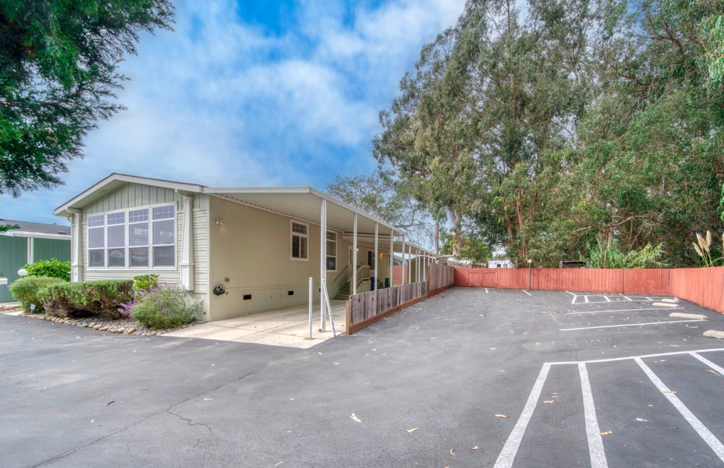 Detail Gallery Image 3 of 52 For 2655 Brommer St #14,  Santa Cruz,  CA 95062 - 3 Beds | 2 Baths