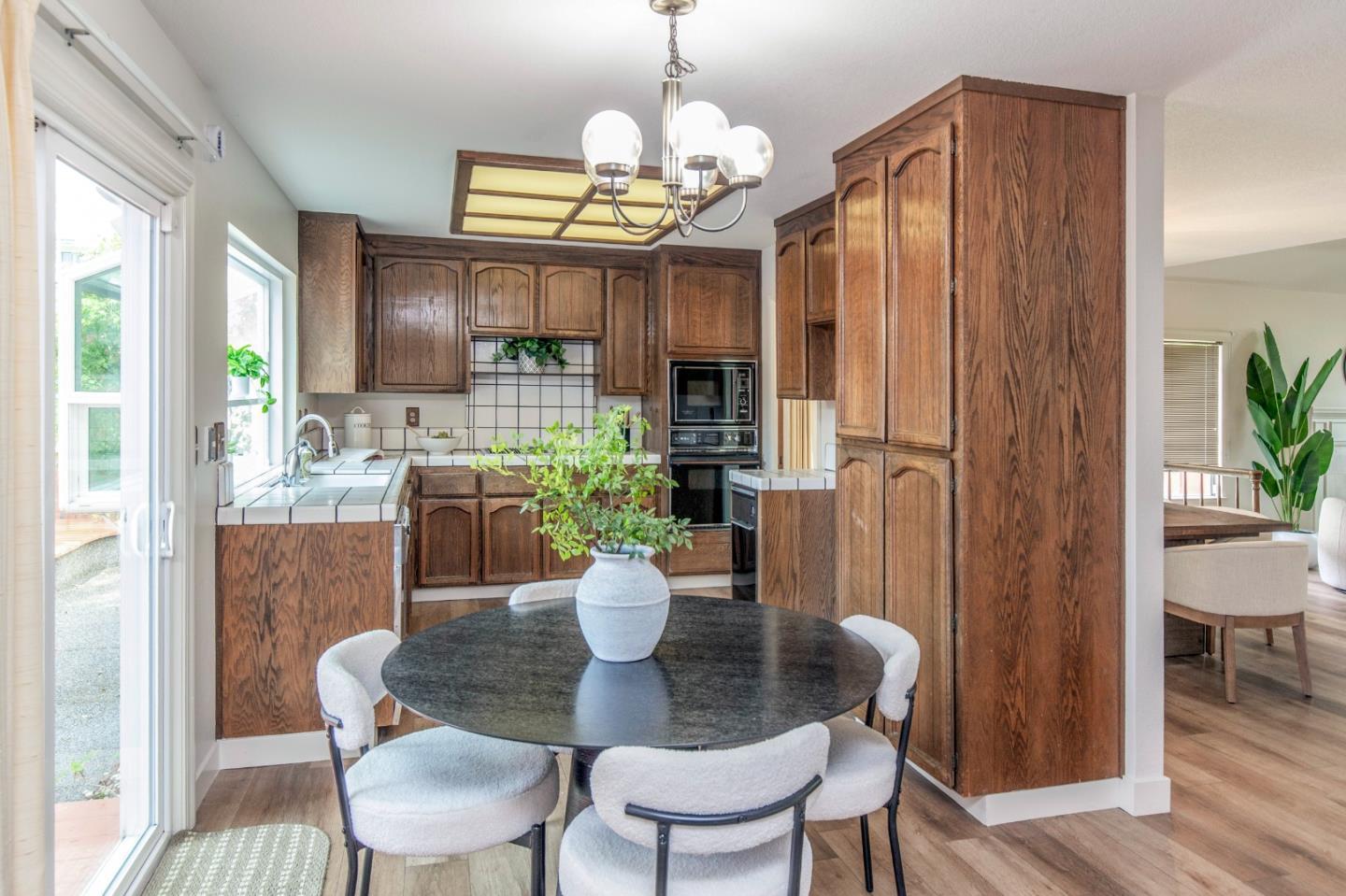 Detail Gallery Image 13 of 31 For 4815 Capistrano Ave, San Jose,  CA 95129 - 3 Beds | 2/1 Baths