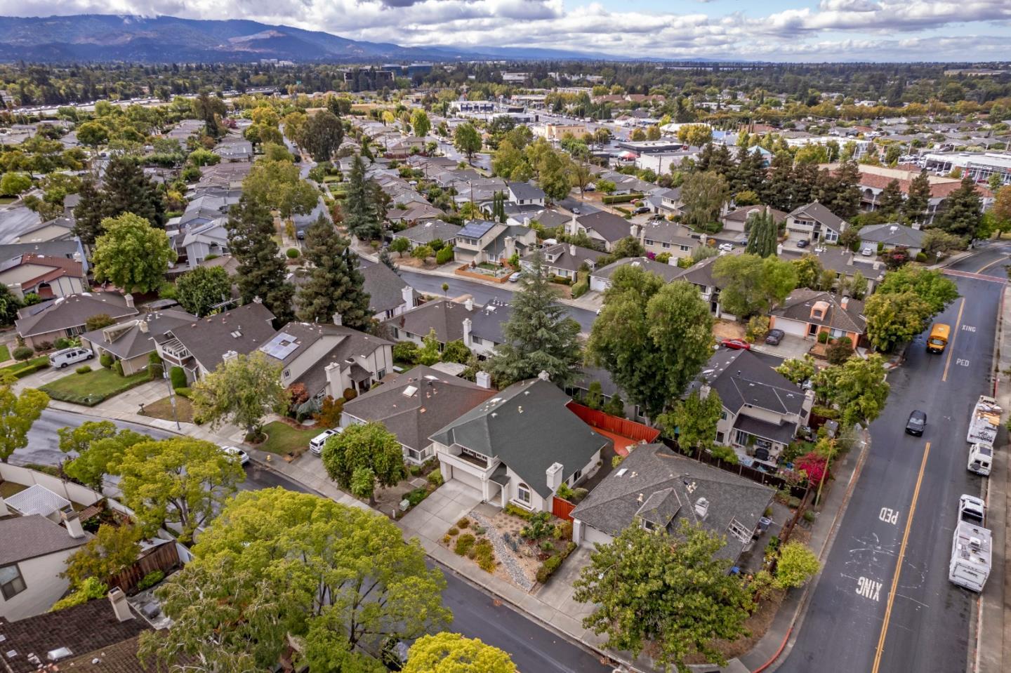 Detail Gallery Image 5 of 31 For 4815 Capistrano Ave, San Jose,  CA 95129 - 3 Beds | 2/1 Baths