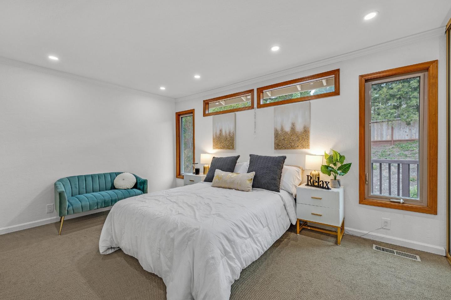 Detail Gallery Image 15 of 44 For 19 Elk Ct, Pacifica,  CA 94044 - 3 Beds | 3 Baths