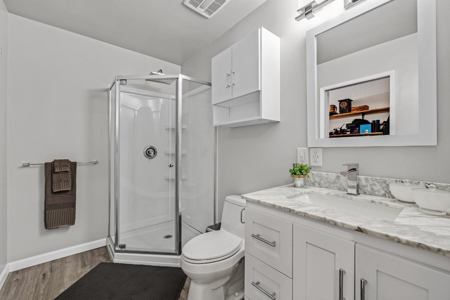 Detail Gallery Image 27 of 44 For 19 Elk Ct, Pacifica,  CA 94044 - 3 Beds | 3 Baths