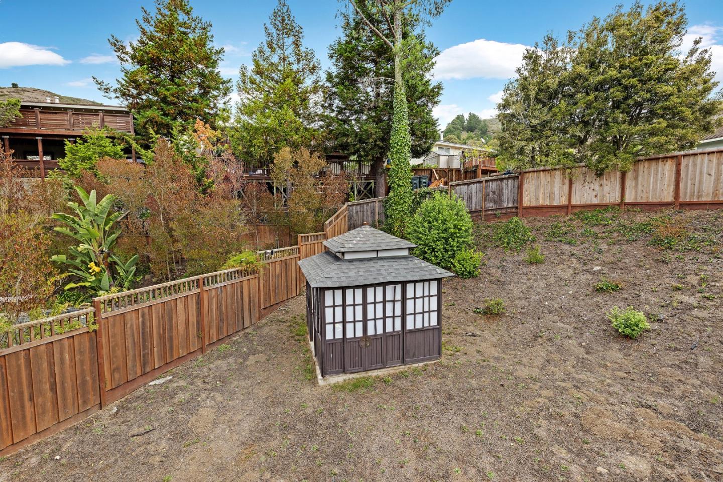 Detail Gallery Image 38 of 44 For 19 Elk Ct, Pacifica,  CA 94044 - 3 Beds | 3 Baths