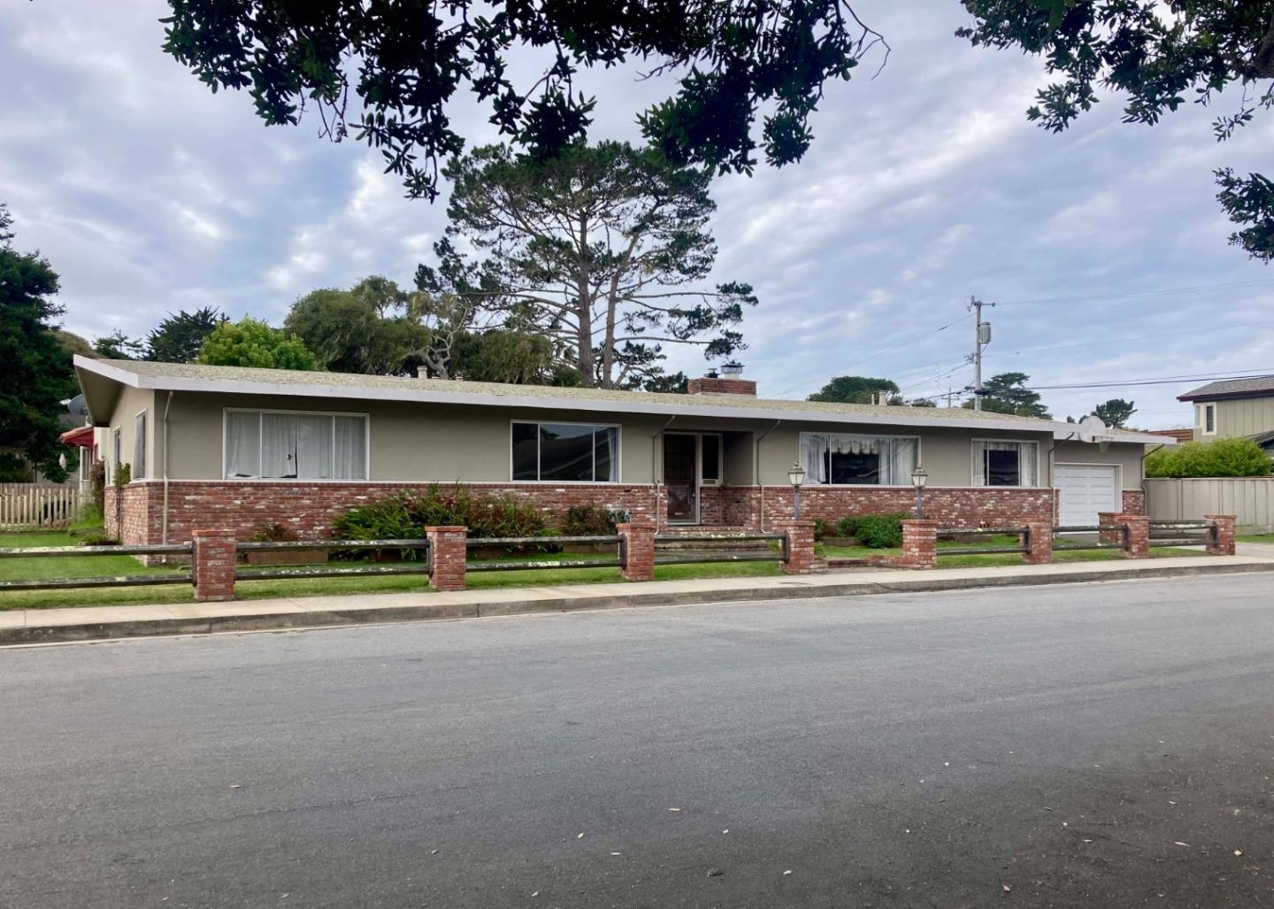 Front Image Thumbnail for ML82024773