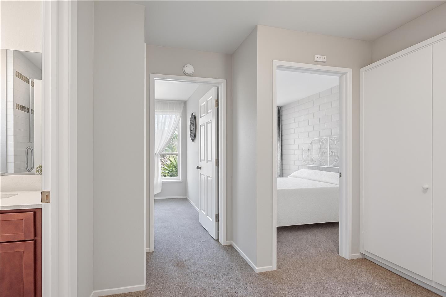 Detail Gallery Image 10 of 18 For 451 Dela Vina Ave #405,  Monterey,  CA 93940 - 2 Beds | 1/1 Baths