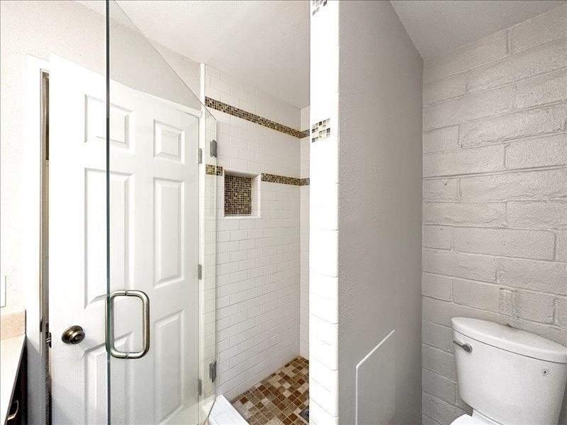 Detail Gallery Image 16 of 18 For 451 Dela Vina Ave #405,  Monterey,  CA 93940 - 2 Beds | 1/1 Baths