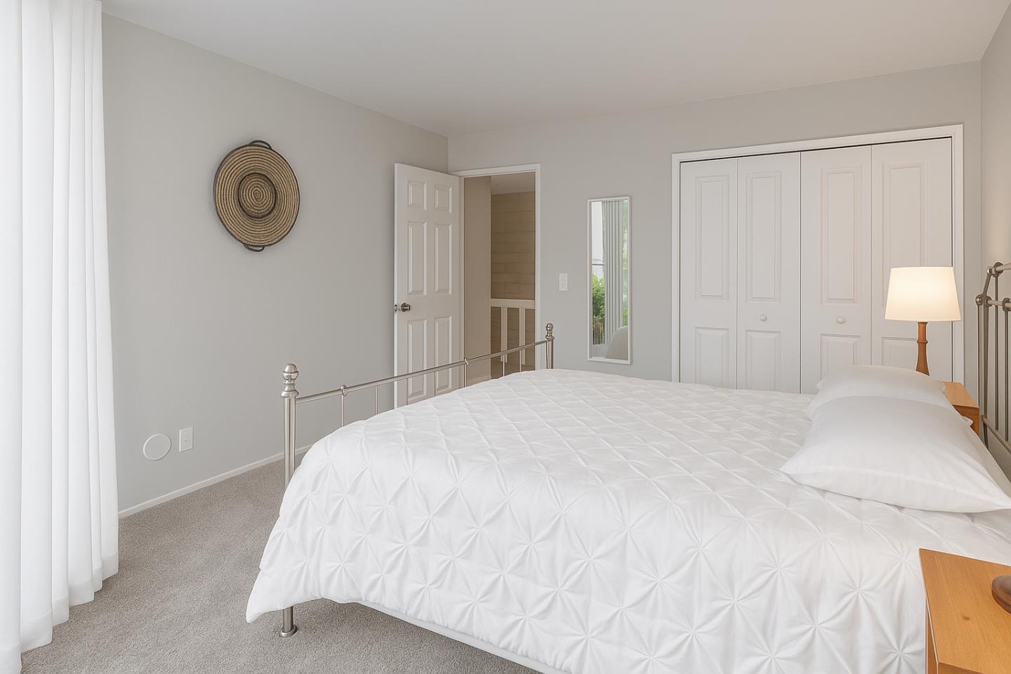 Detail Gallery Image 8 of 18 For 451 Dela Vina Ave #405,  Monterey,  CA 93940 - 2 Beds | 1/1 Baths