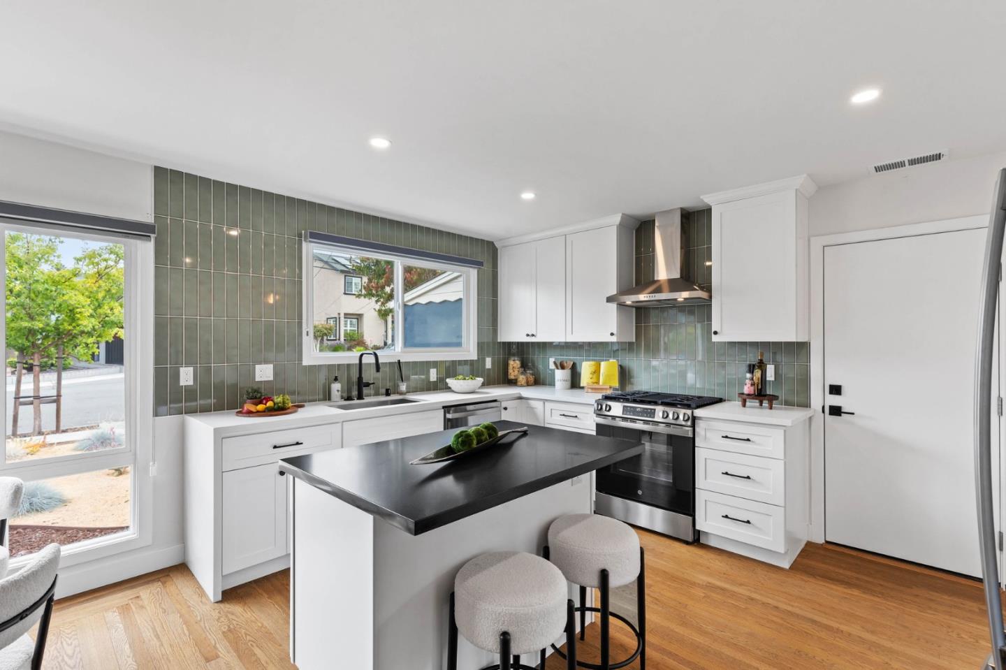 Detail Gallery Image 11 of 31 For 21476 Orange Ave, Castro Valley,  CA 94546 - 3 Beds | 2/1 Baths