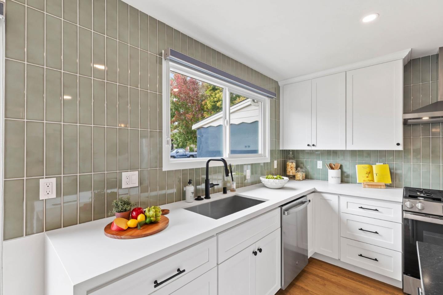 Detail Gallery Image 13 of 31 For 21476 Orange Ave, Castro Valley,  CA 94546 - 3 Beds | 2/1 Baths