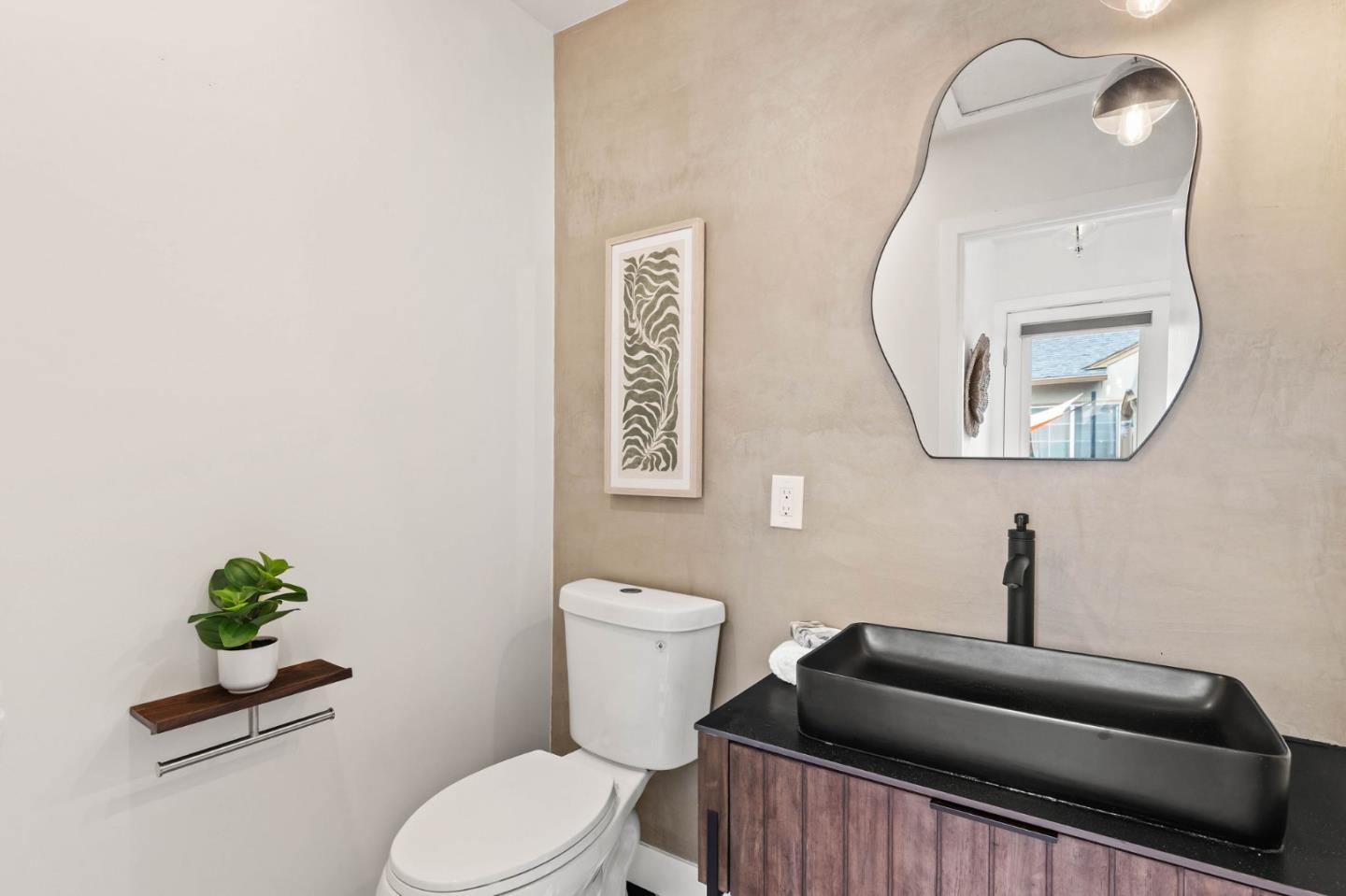 Detail Gallery Image 17 of 31 For 21476 Orange Ave, Castro Valley,  CA 94546 - 3 Beds | 2/1 Baths