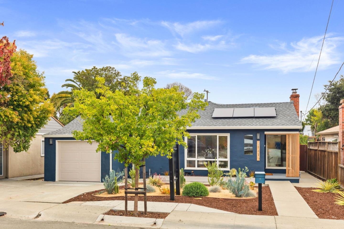 Detail Gallery Image 2 of 31 For 21476 Orange Ave, Castro Valley,  CA 94546 - 3 Beds | 2/1 Baths