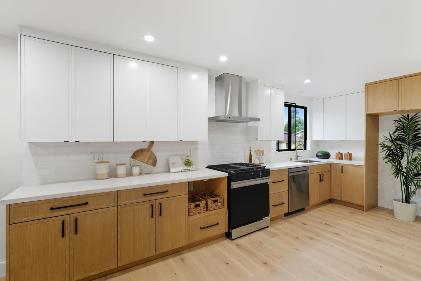 Detail Gallery Image 8 of 46 For 2766 Carolina Ave, Redwood City,  CA 94061 - 4 Beds | 3 Baths