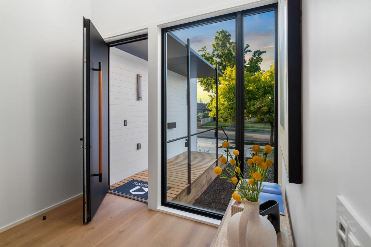 Detail Gallery Image 4 of 42 For 1772 Conrad Ave, San Jose,  CA 95124 - 5 Beds | 3 Baths